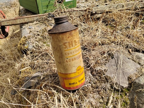 Vintage oil can cylindrical - vintage,